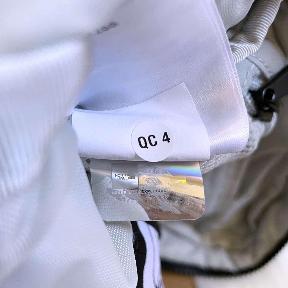 The North Face Women’s Nuptse Crossbody Bag - Picture 9 of 9